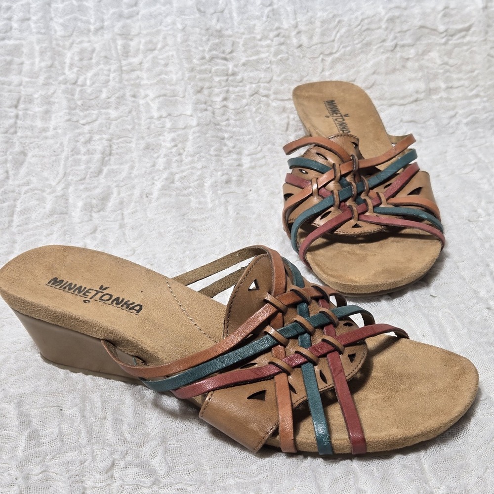 MINNETONKA Strappy Slide Sandals Women's Sz 7 Woven Leather Upper Casual Comfort